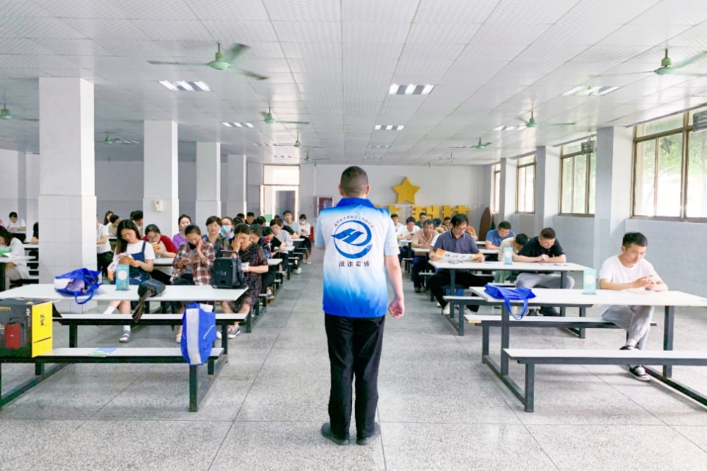 反诈宣传在行动，，，垃圾分类树新风_2023_环球国际资讯_新闻资讯_环球国际